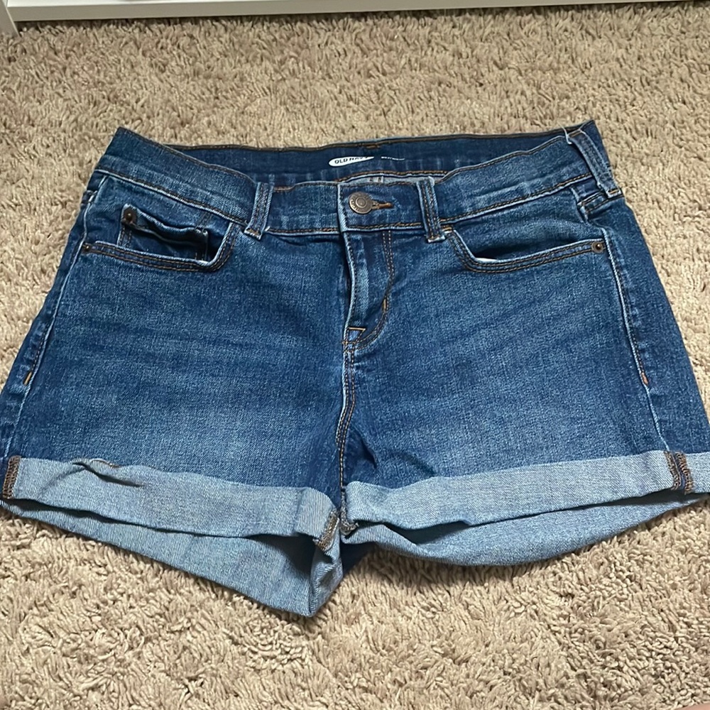 Old Navy Boyfriend Jean Shorts. size 2.